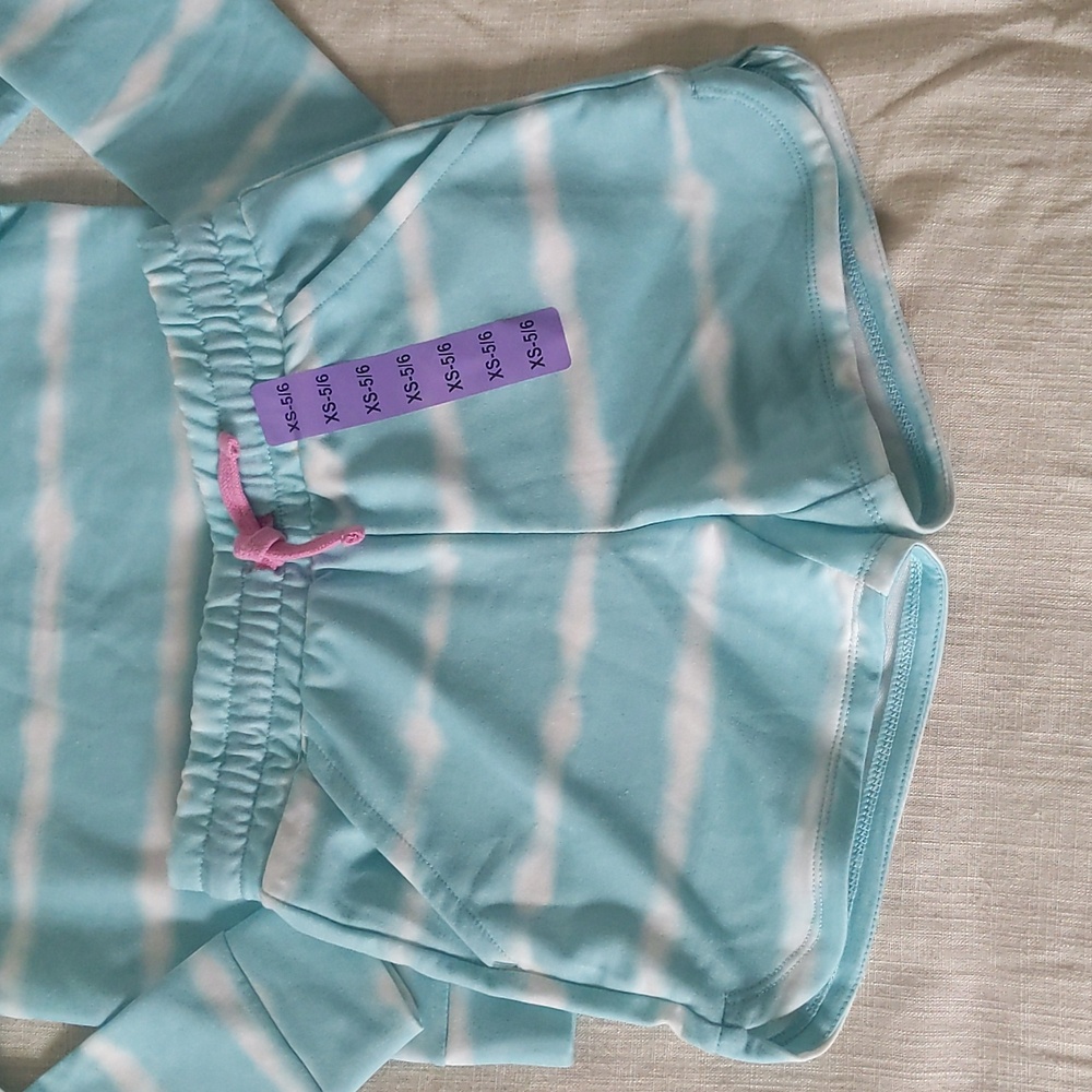 Matching Set - Picture 2 of 4